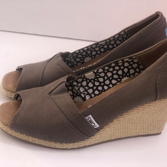 Toms Shoes Womens Wedge Size W9 Gray Canvas Classi - Picture 1 of 8
